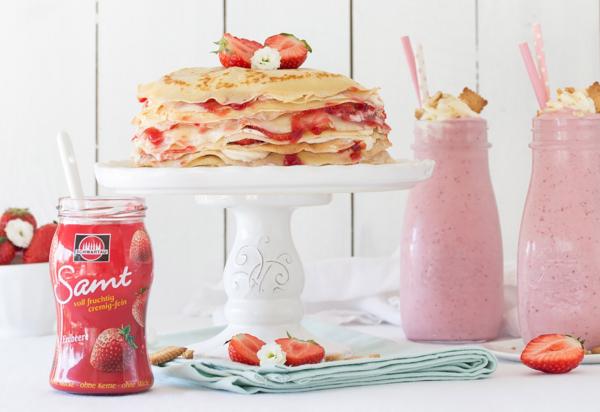 Crêpes mal anders: geschichtetes Erdbeer-Crêpes-Törtchen