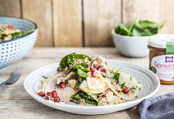 Spicy Quinoa-Salat mit Birne und Granatapfel