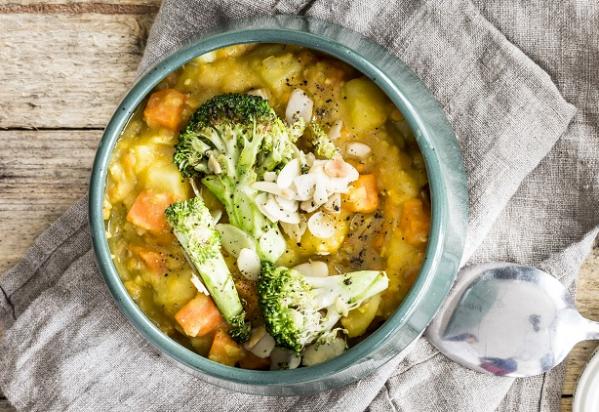 Linsen Curry mit gebratenem jungen Brokkoli