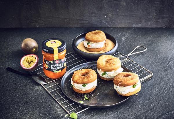 Cronuts mit Pfirsich-Maracuja-Creme