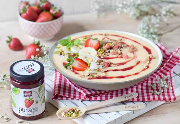 Erdbeer Smoothie Bowl