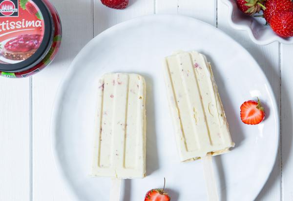Fruchtiges Eis am Stiel