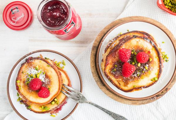 Gefüllte Pancakes mit Marmelade