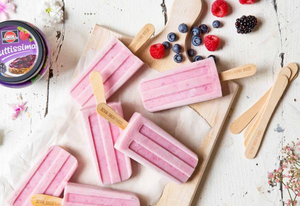 Joghurt-Eis am Stiel