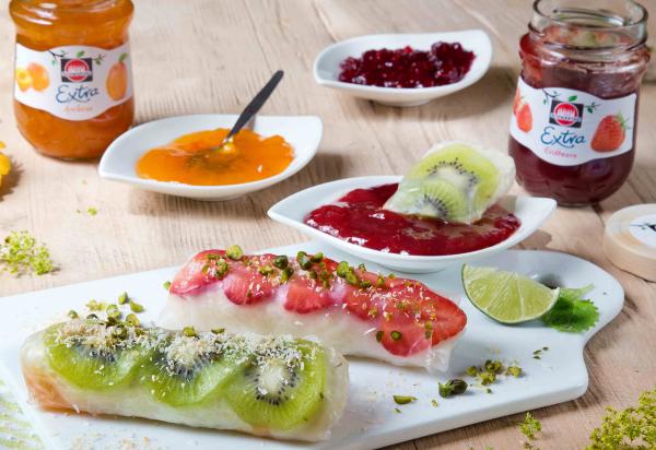 Süße Sommerrollen mit fruchtigen Dips
