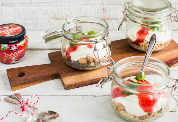 Strawberry-Cheesecake Overnight Oats