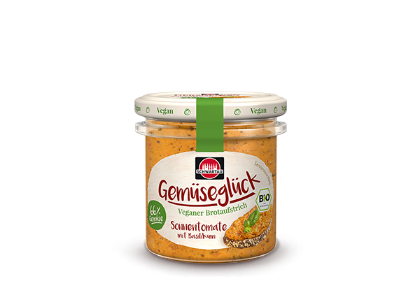 Sonnentomate mit Basilikum