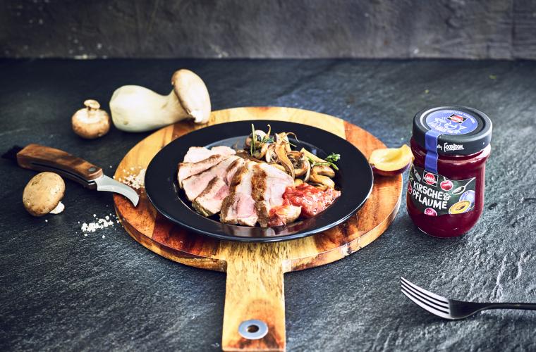 Steak mit Kirsch-Pflaumen-BBQ-Sauce