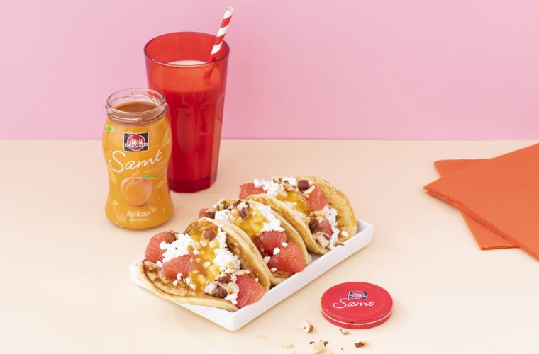 Pancake Tacos mit pulled Grapefruit und Haselnüssen