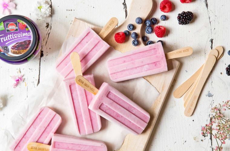 Joghurt-Eis am Stiel