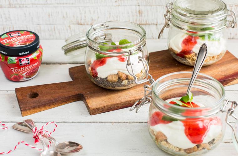 Strawberry-Cheesecake Overnight Oats