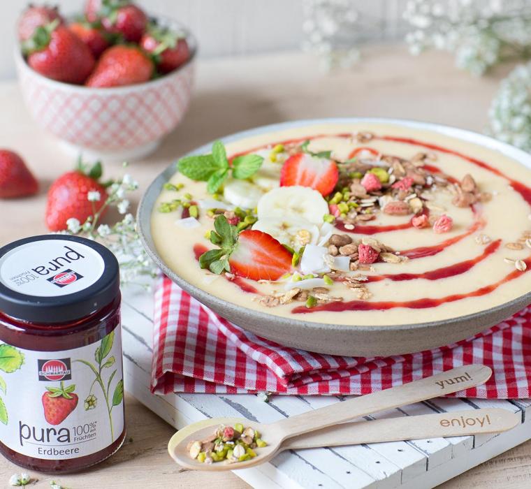 Erdbeer Smoothie Bowl